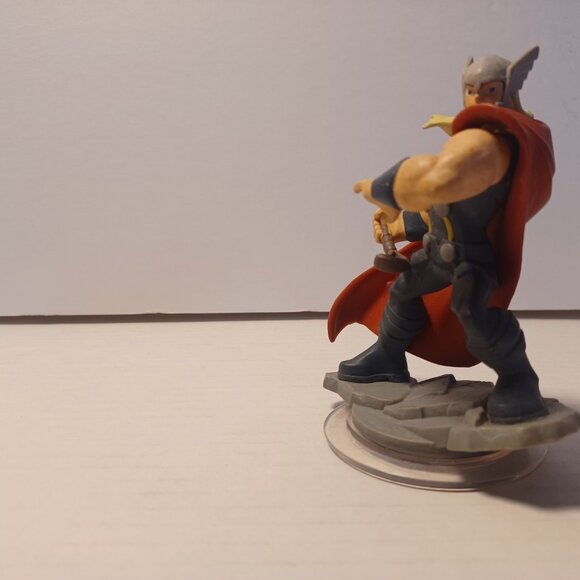 Disney Infinity: Marvel Super Heroes 2.0 Edition Thor Figure - Picture 4 of 6
